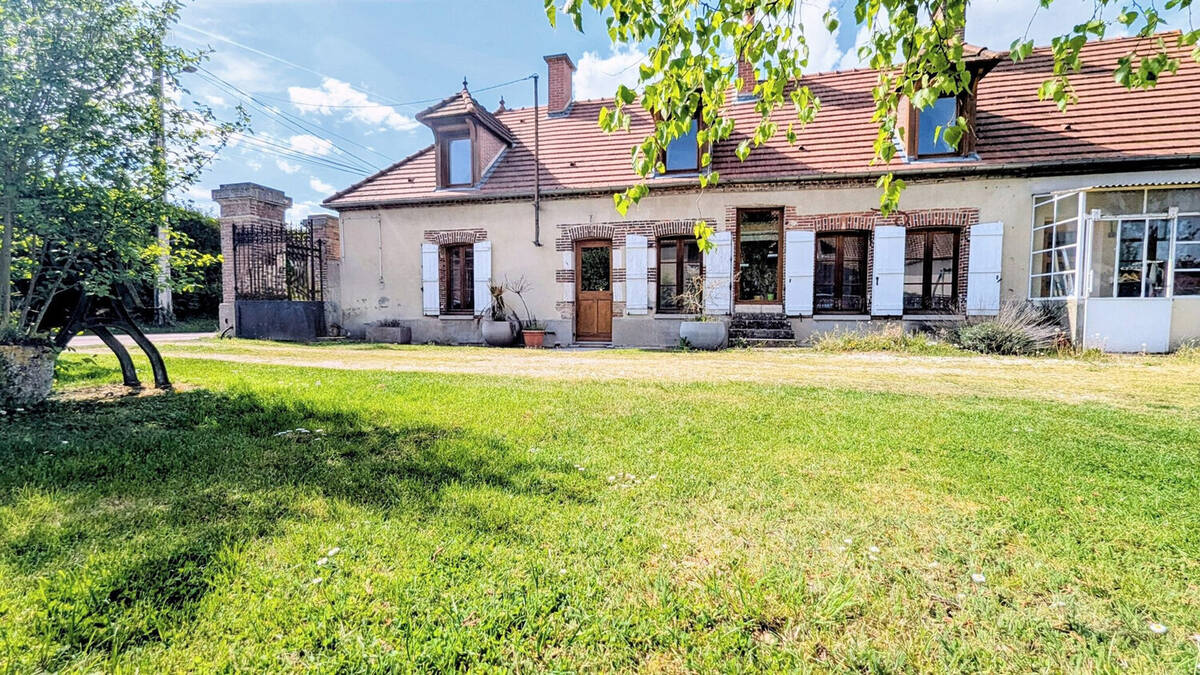 Maison à CHATRES