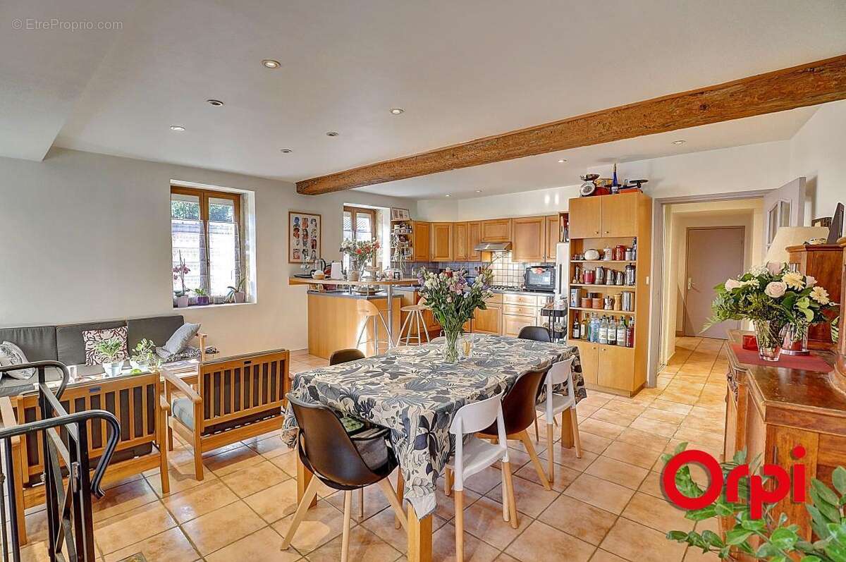 Maison à CAILLOUX-SUR-FONTAINES