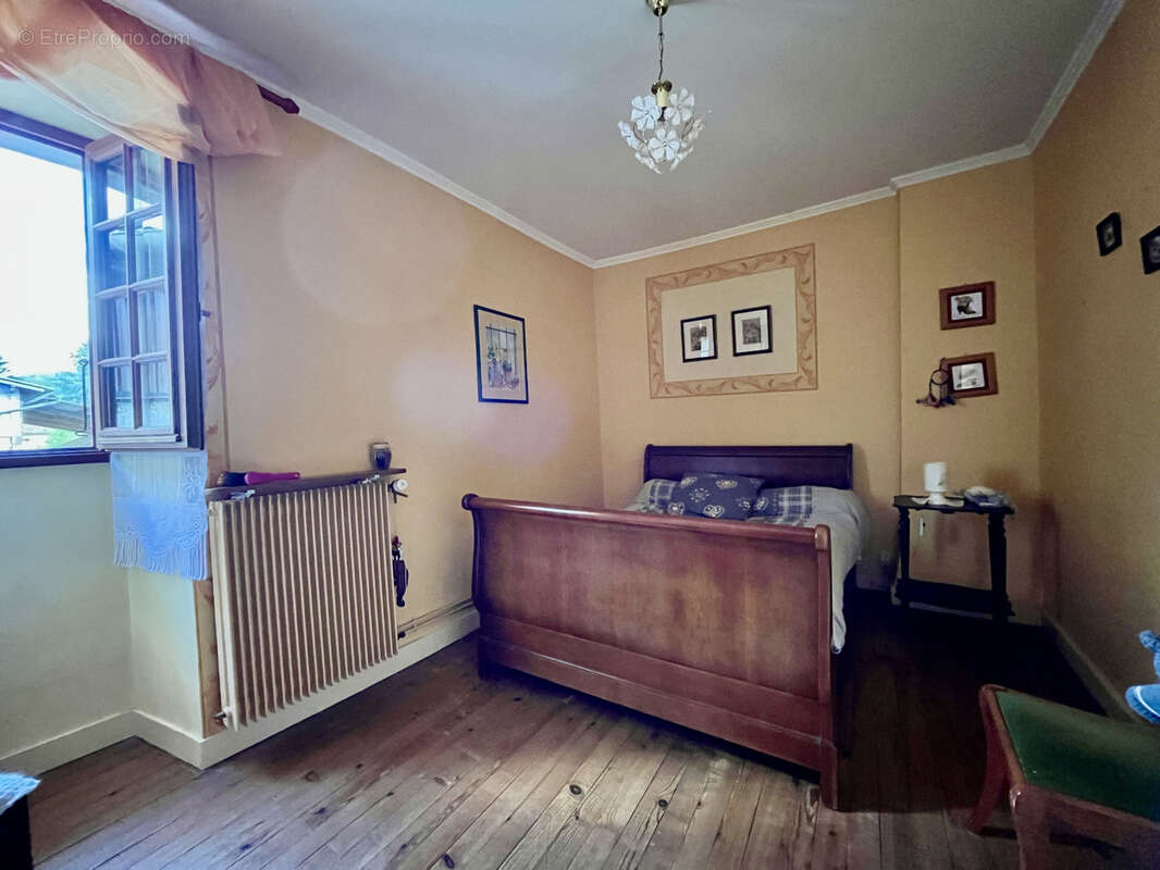 Maison à ISSAC