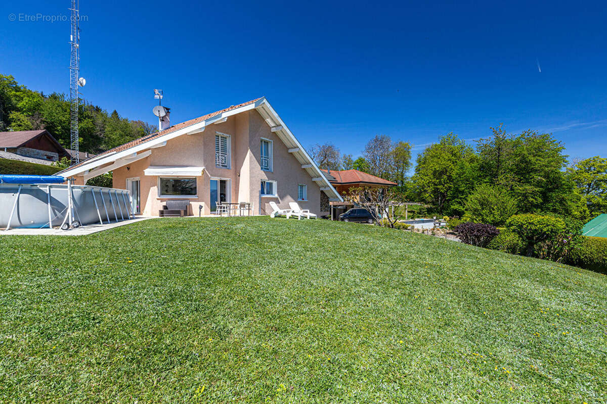 Maison à CUVAT