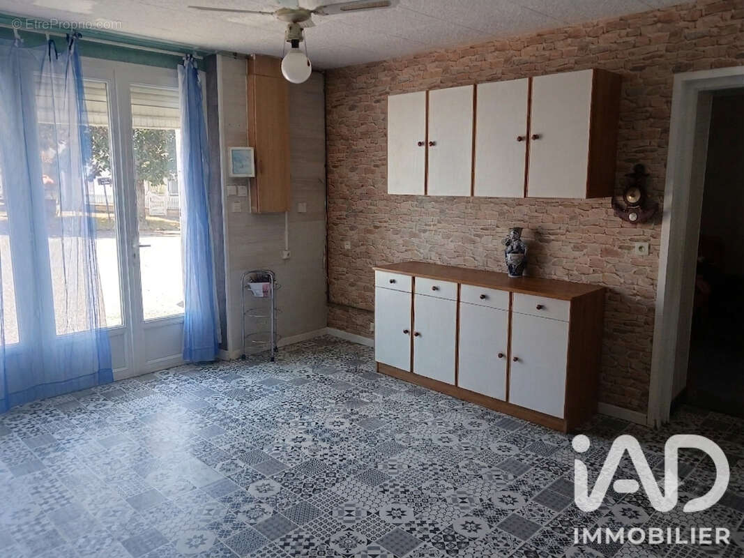 Maison 93 m² à Saint-Secondin  - photo 2