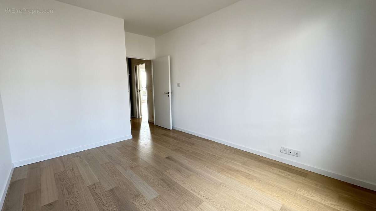 Appartement à SURESNES