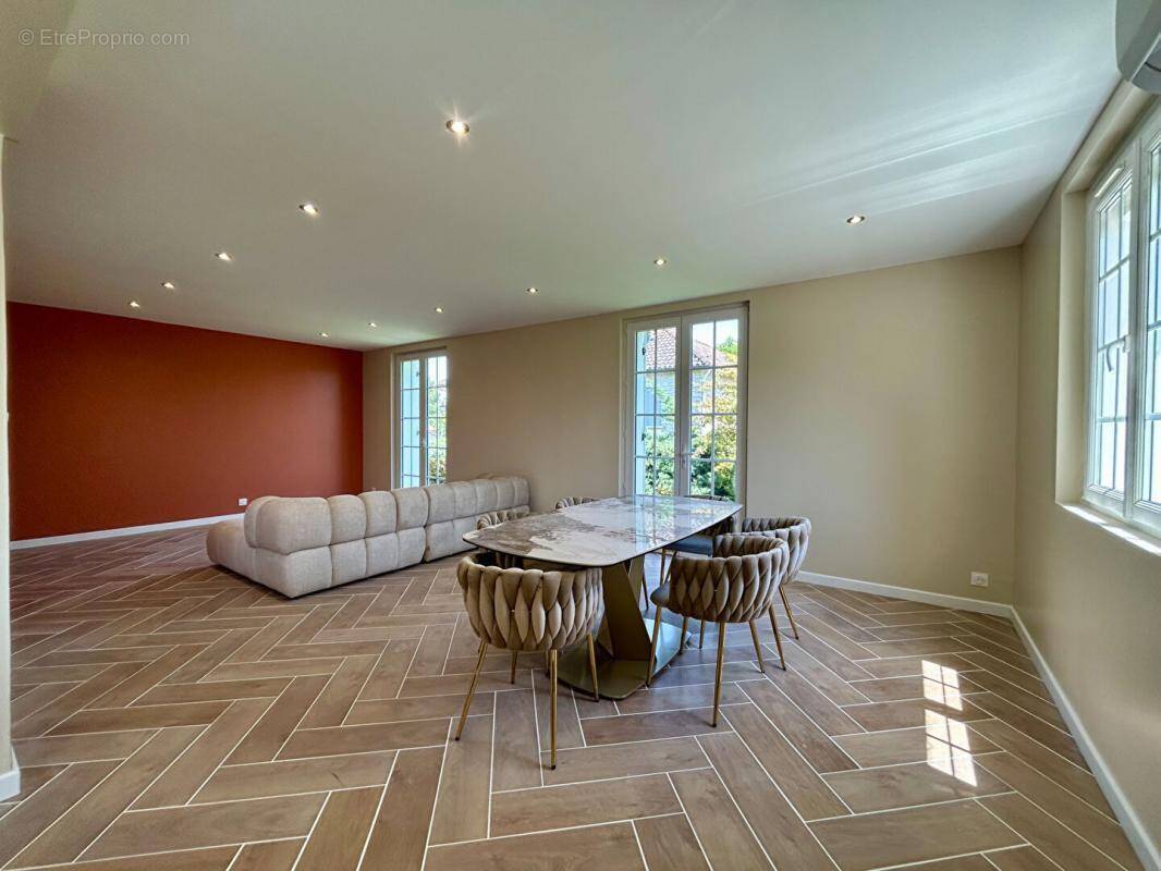 Maison à COULOUNIEIX-CHAMIERS