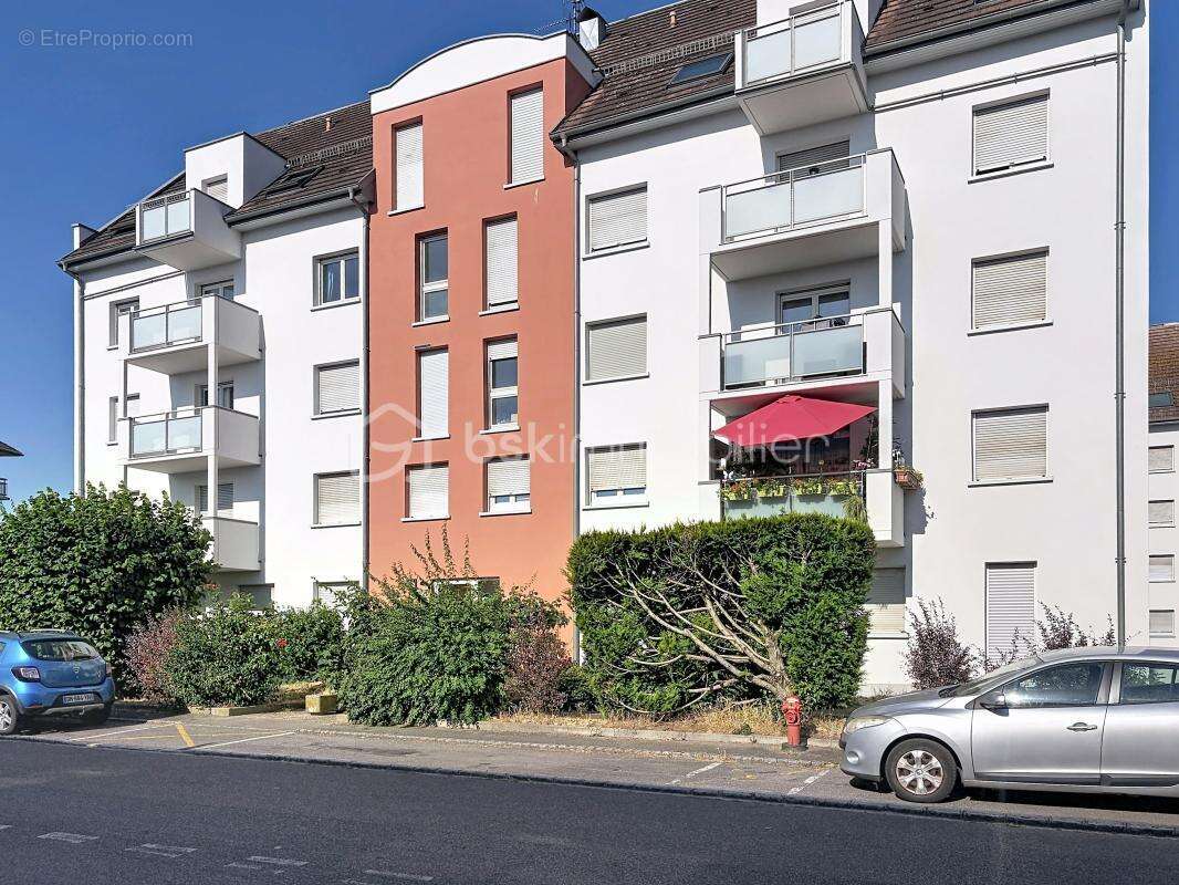 WITTENHEIM – Appartement 3 pièces de 75 m² avec ascenseur, cave et deux balcons - photo 3
