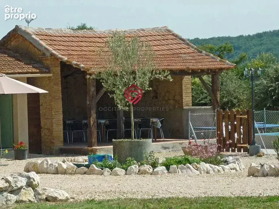 Grande maison familiale avec piscine et belles vues - photo 4