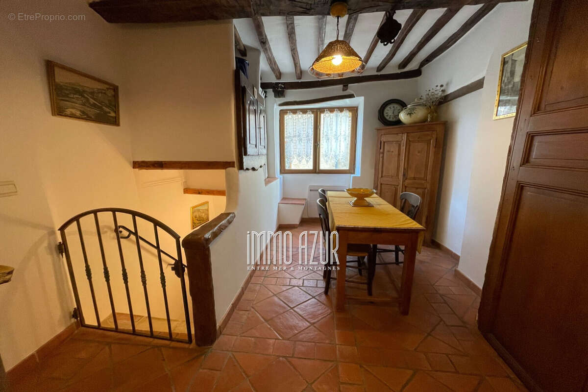Appartement à TOURRETTES-SUR-LOUP