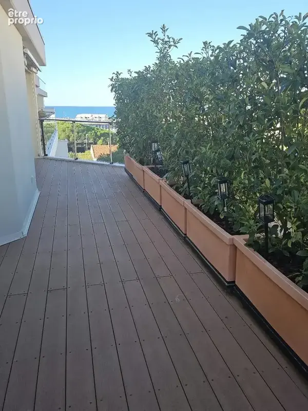 Dernier étage d'exception à la Corniche, avec 125 m² habitables, 47 m² de terrasses et une superbe vue mer. - photo 9
