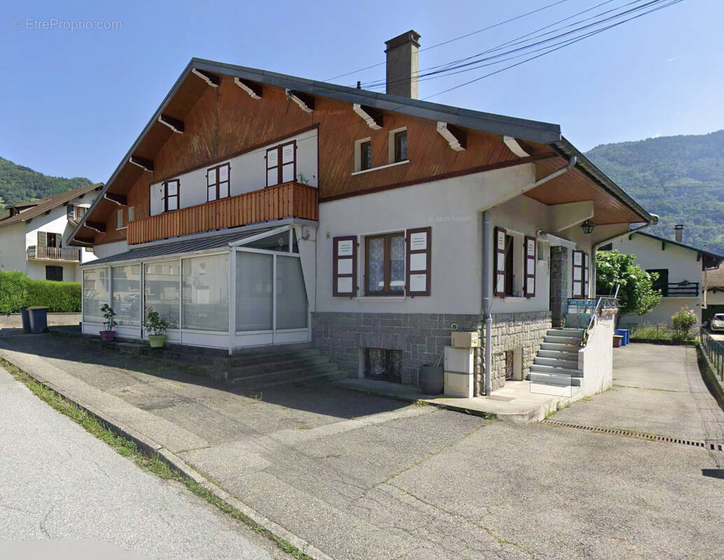 Maison comprenant 3 appartements - ugine (73400) - photo 1