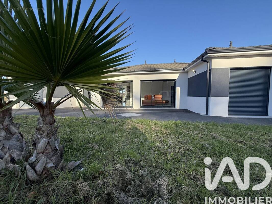 Photo 1 - Maison à COUZEIX