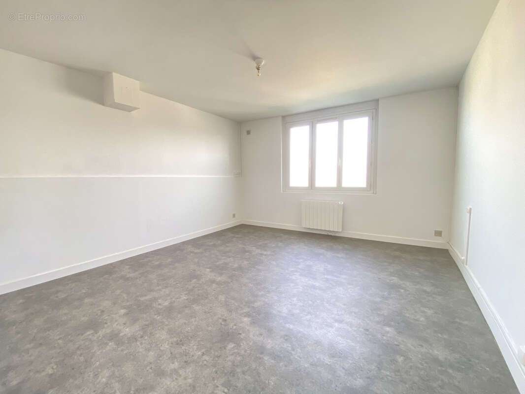 Maison à VILLEBERNIER