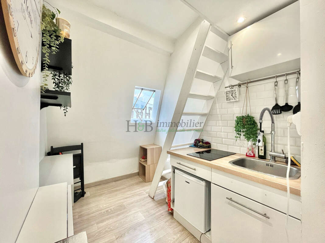 Appartement à PARIS-17E