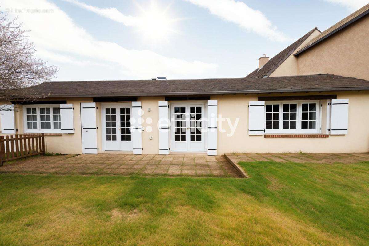 Maison à SAINT-PIAT