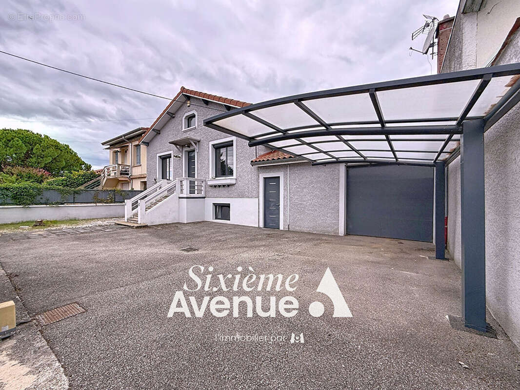 Maison à DECINES-CHARPIEU