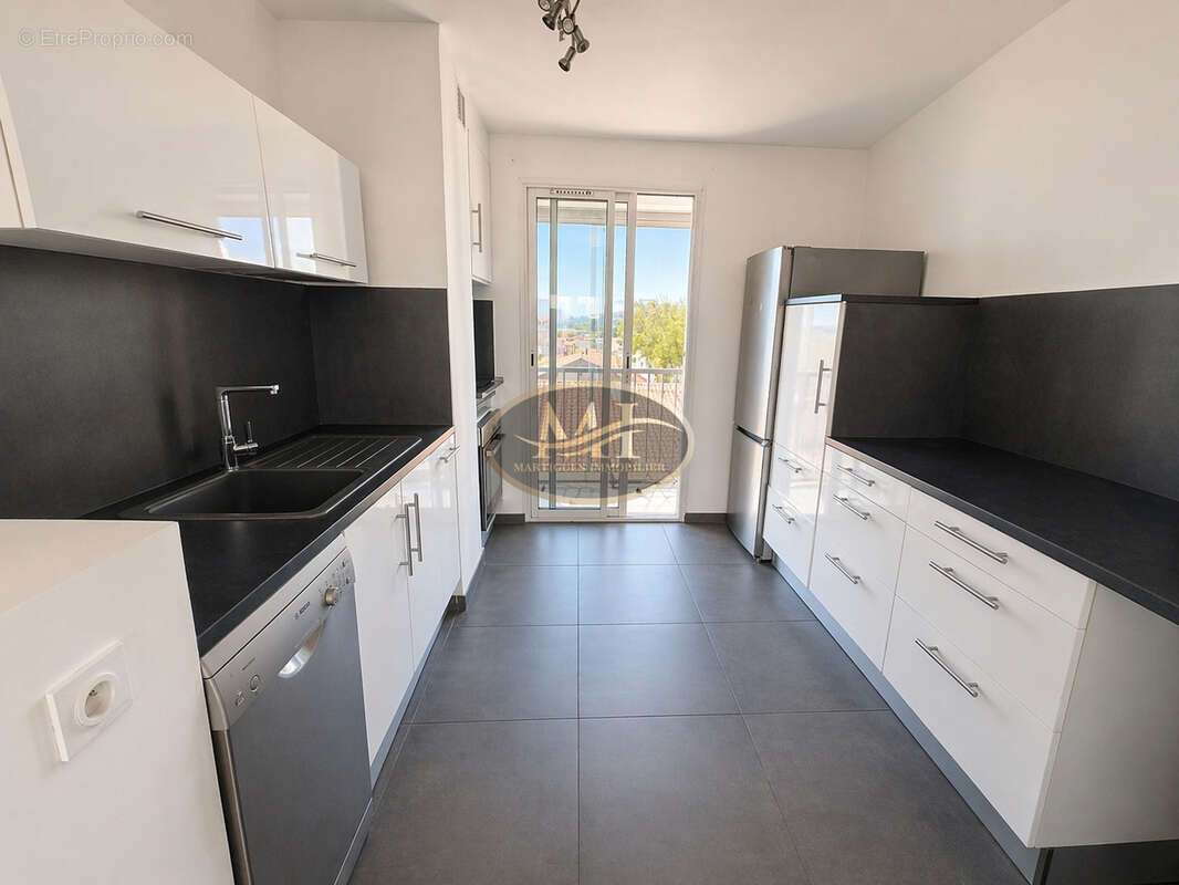 Appartement à PORT-DE-BOUC
