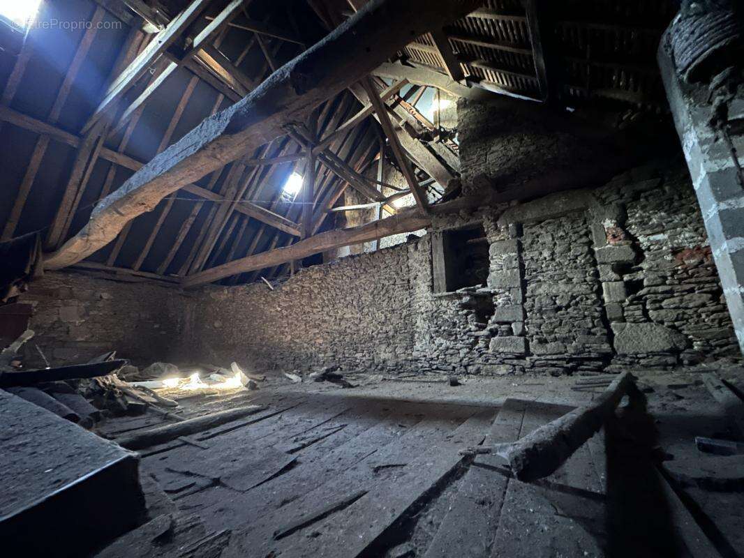 Maison à MAGNAC-BOURG