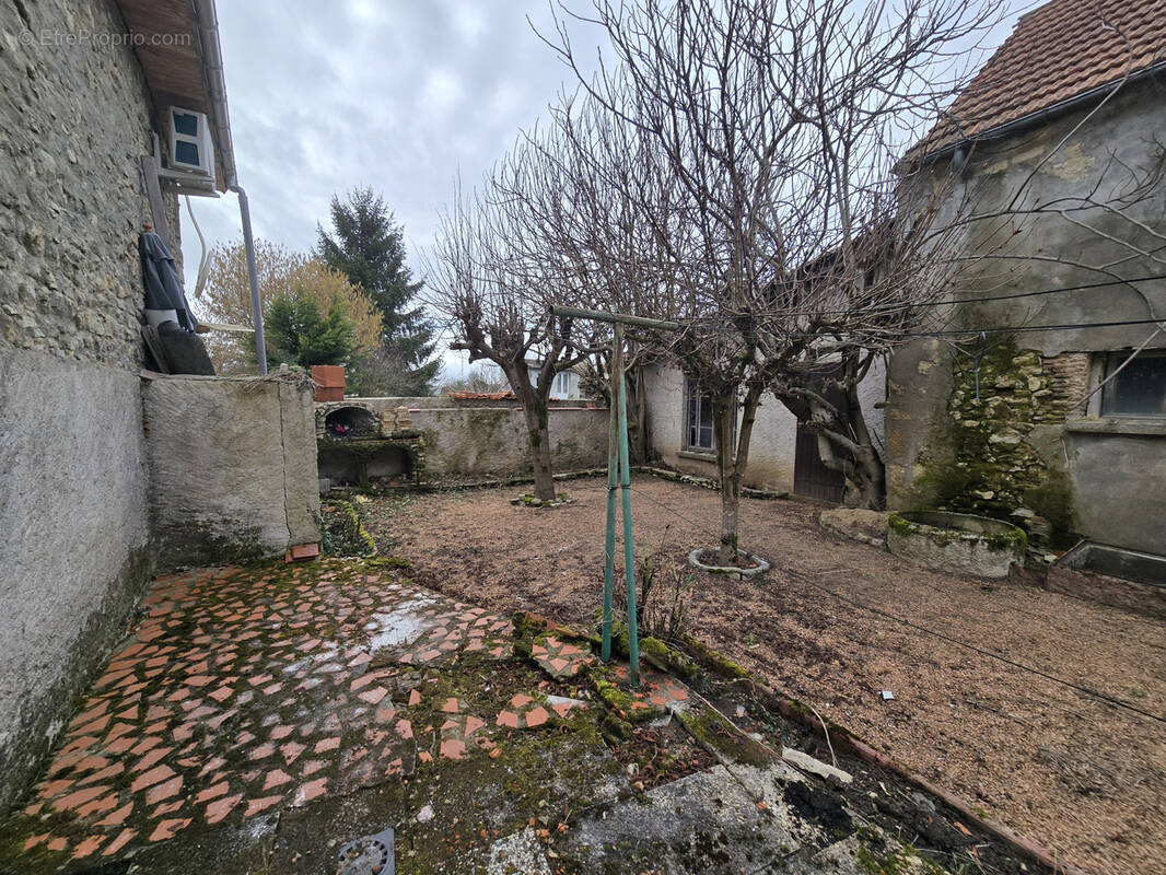 Maison 5 pièces 122 m² · à Le Vernet · 122 m² · 87 200 €