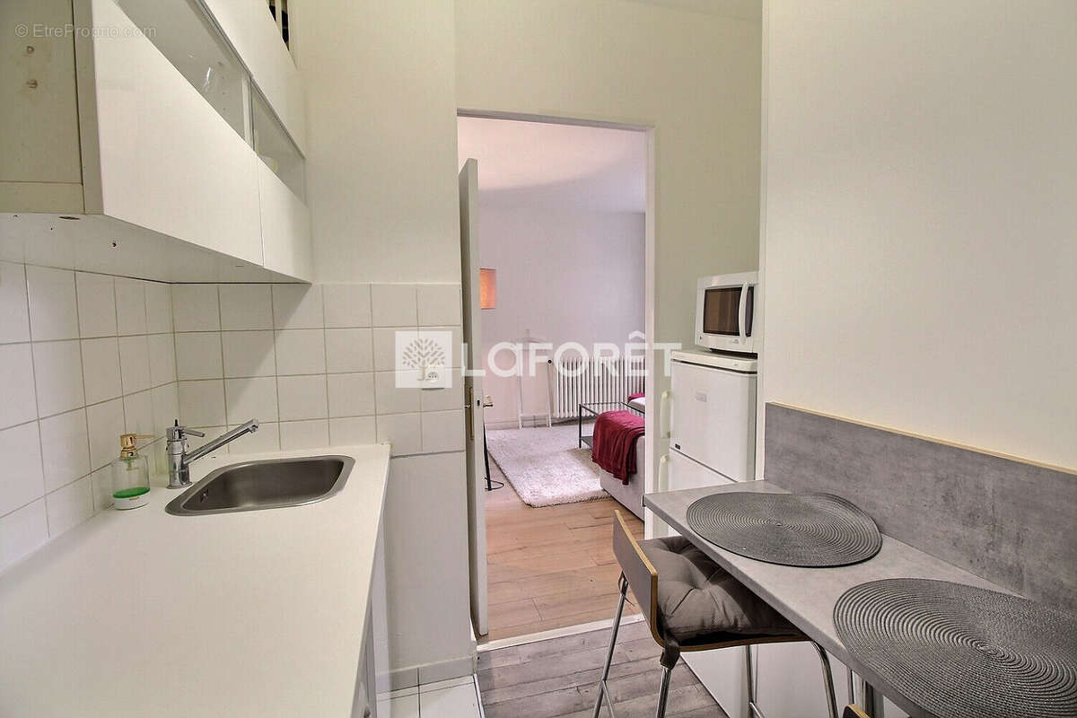 Appartement à COURBEVOIE
