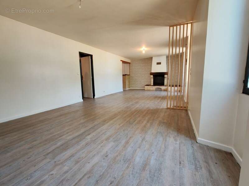 Maison à MOULIETS-ET-VILLEMARTIN