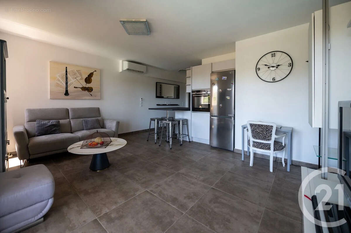 Appartement à BORMES-LES-MIMOSAS