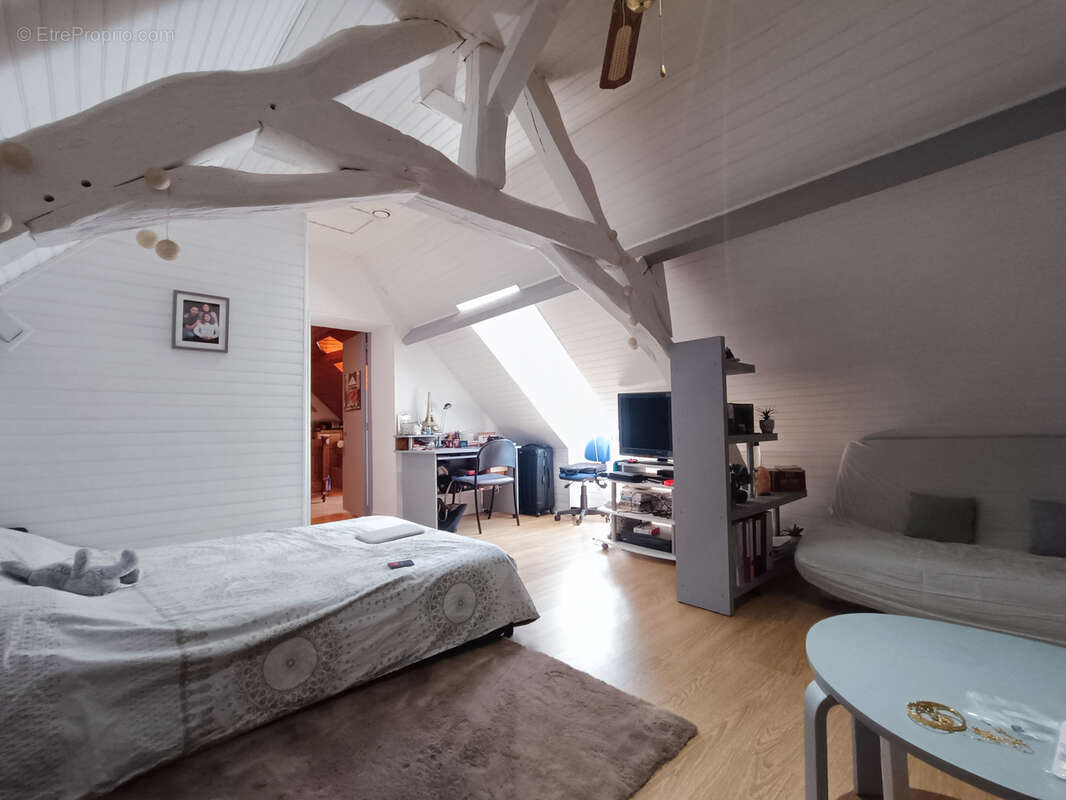 Maison à PRECY