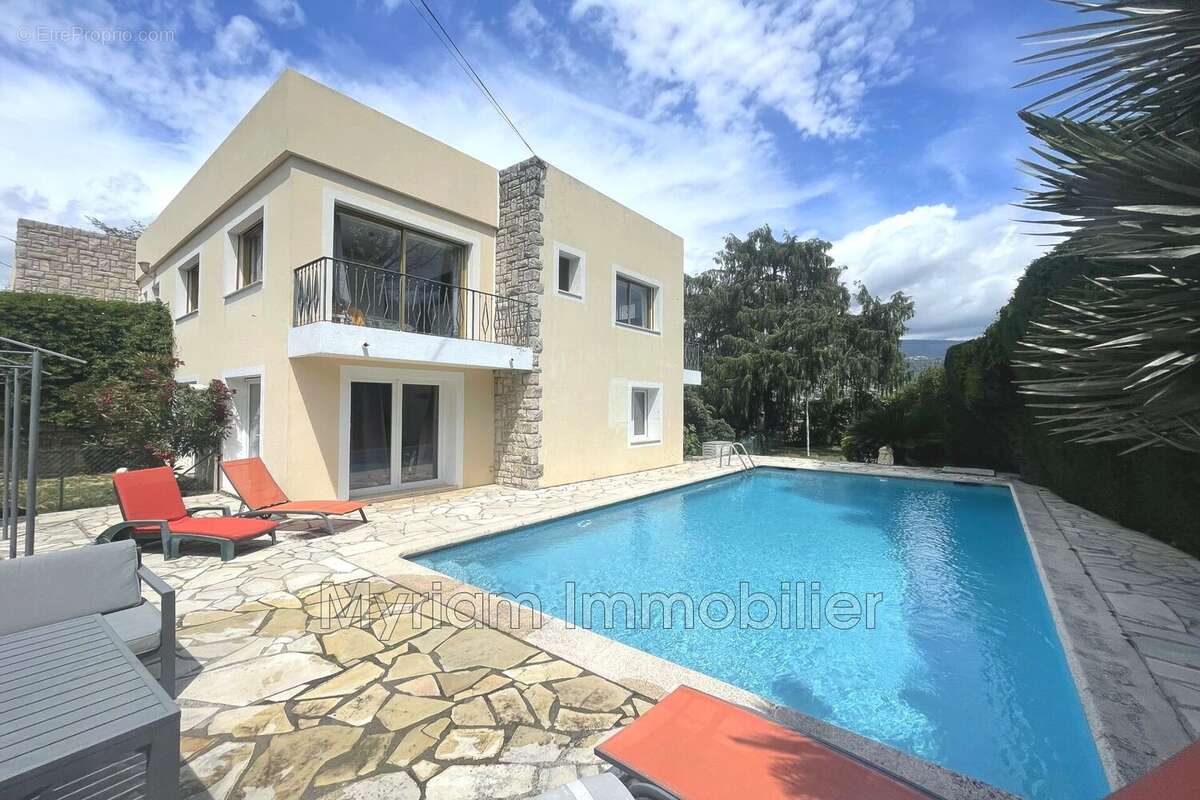 Maison à PEYMEINADE