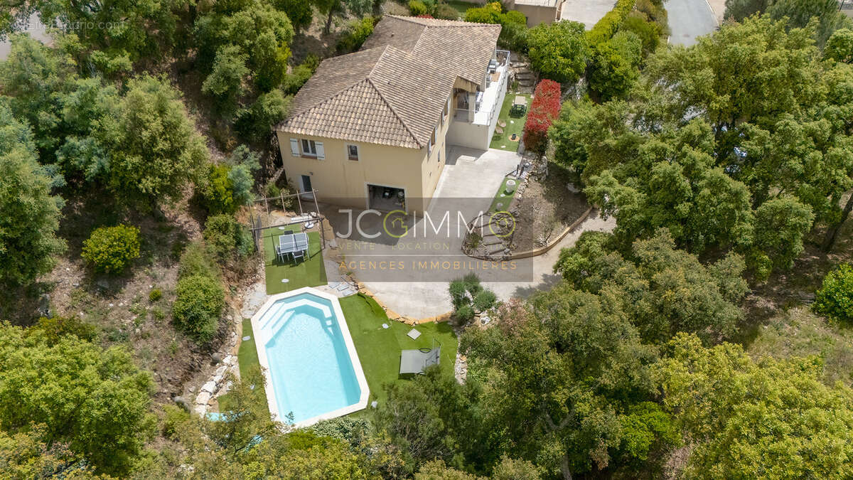 Maison à LA LONDE-LES-MAURES