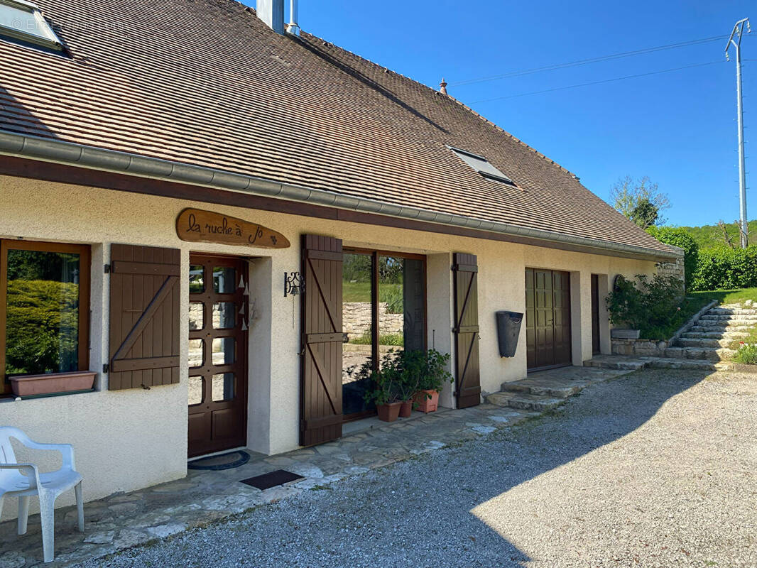 Maison à MOUCHARD