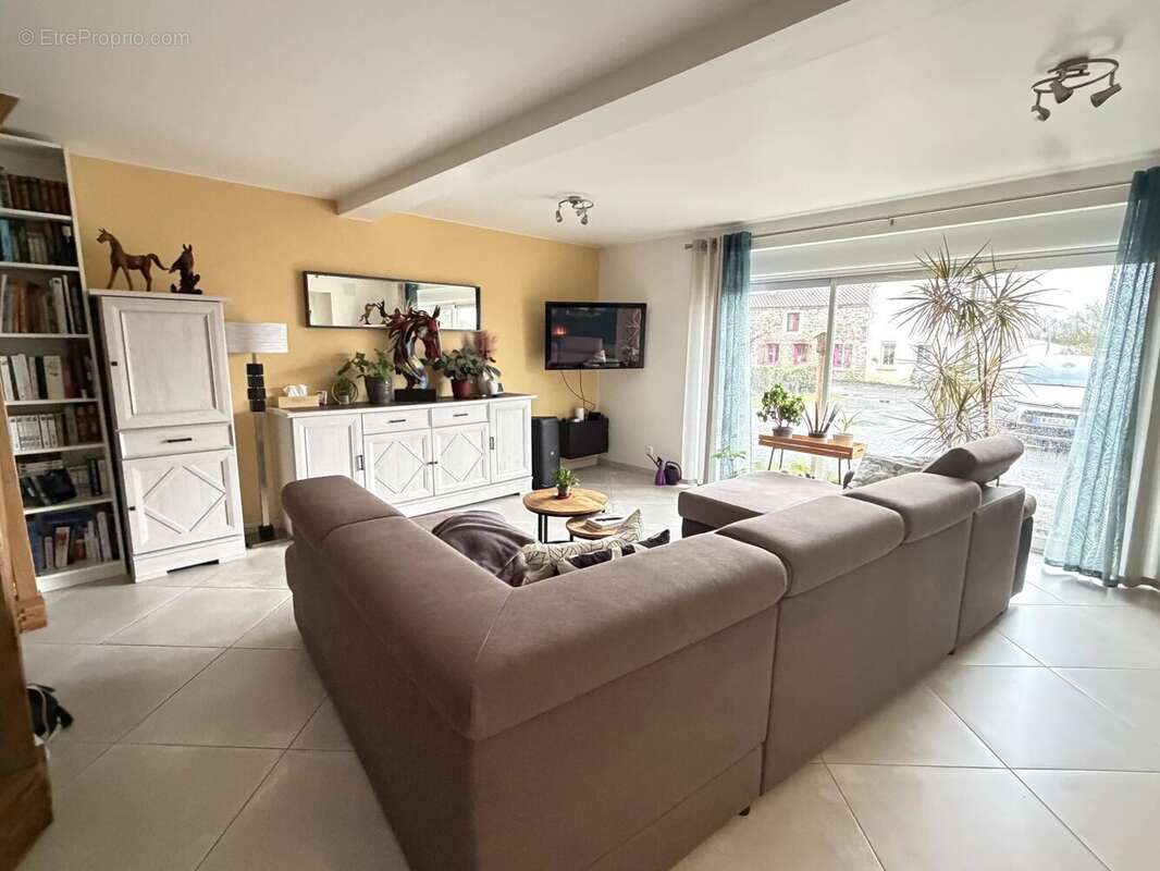 Maison à MONTBERT