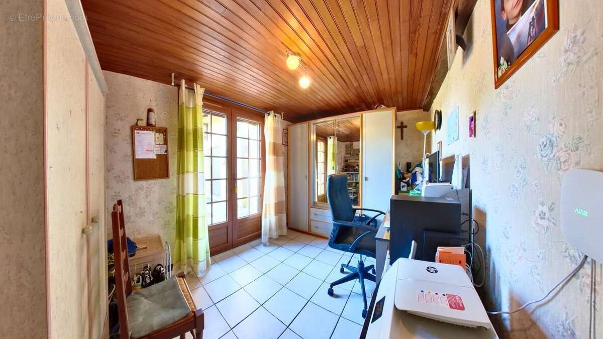 Propriété Landaise 186 m2 avec dépendances, hangars et insta - photo 9