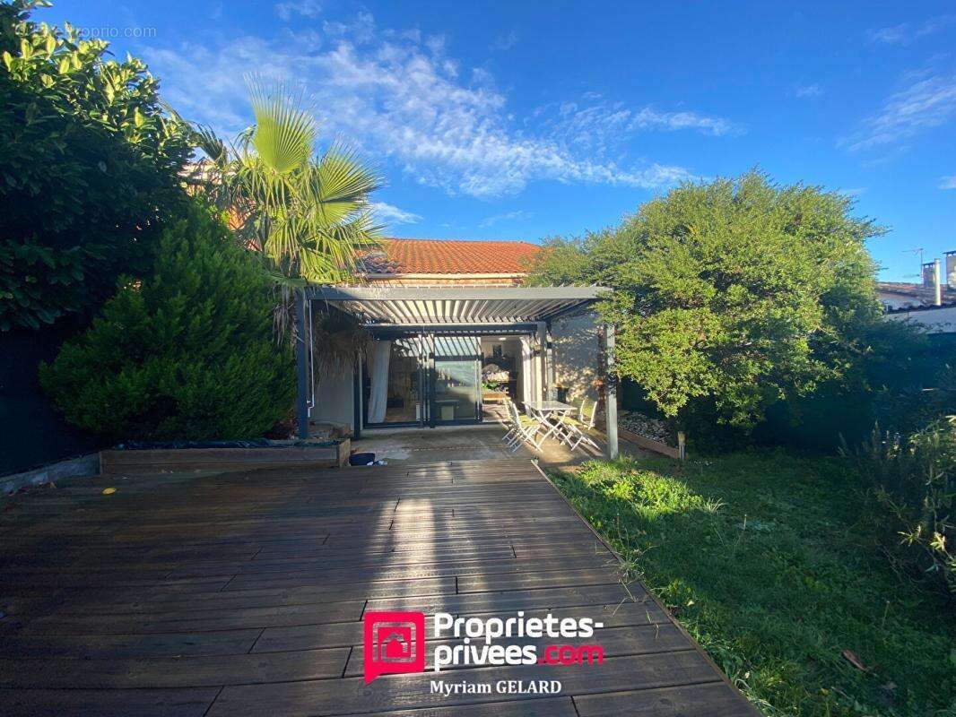 Maison à LAMASQUERE