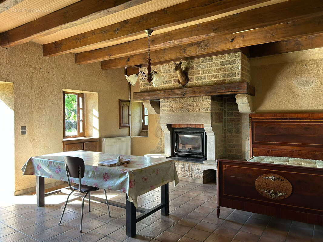 Maison à SAINTE-CROIX