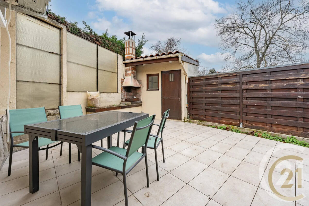 Maison à SAINT-PRIEST