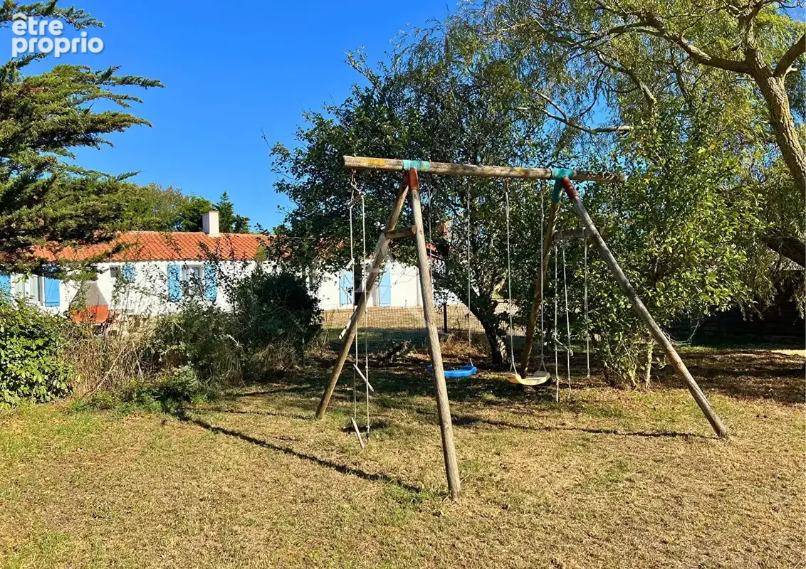 EXCLUSIVITÉ - Ensemble immobilier au coeur du marais - Beau potentiel. - photo 2