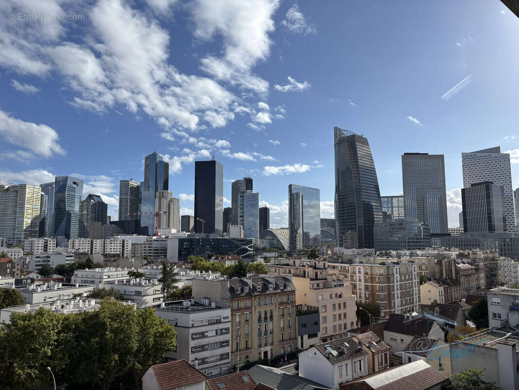 Appartement à COURBEVOIE