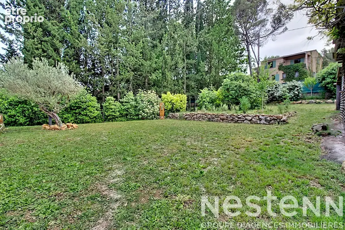 A VENDRE  : Maison avec dépendances, piscine et grand terrain . - photo 18