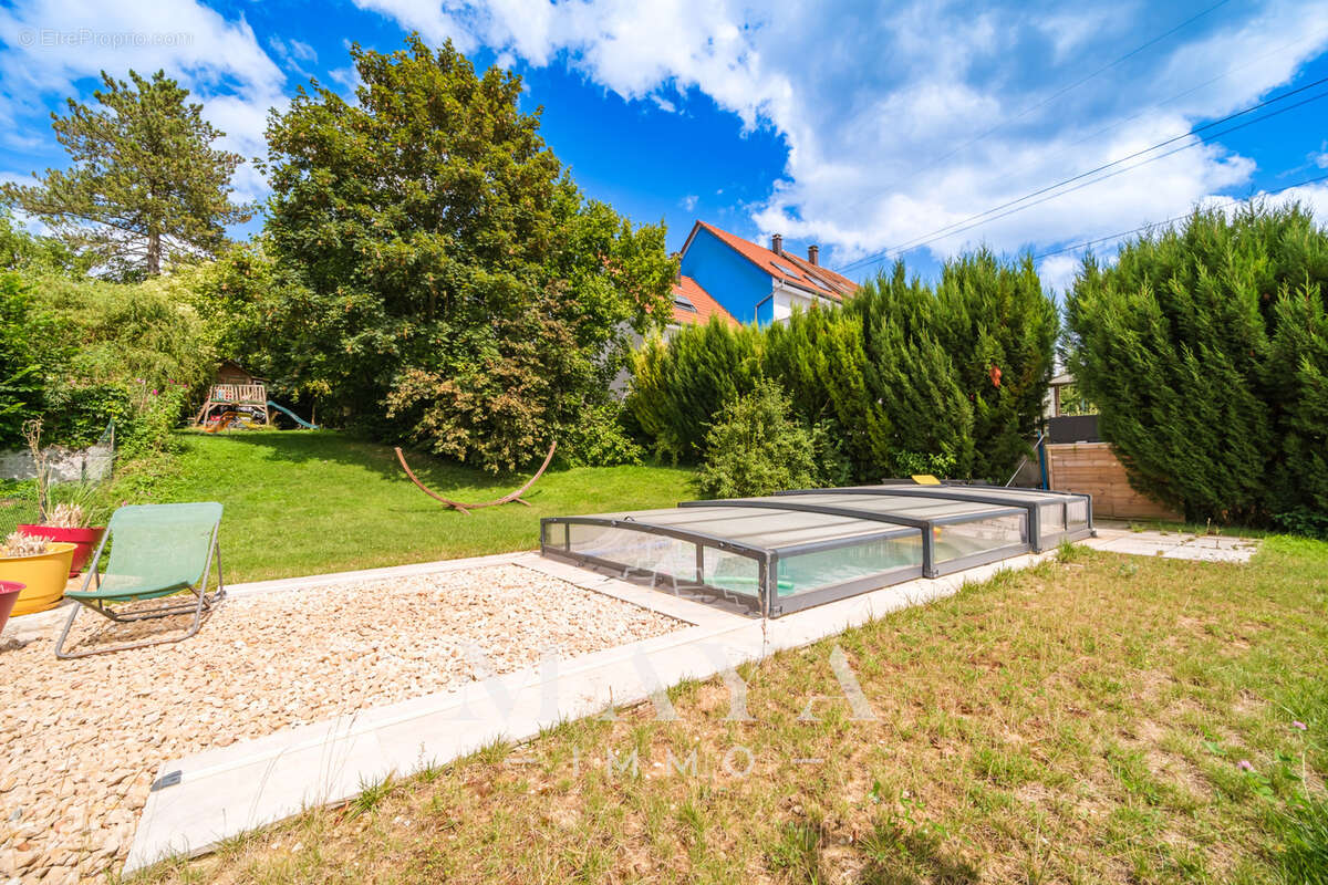 Magnifique maison avec grange aménagée de 174m2 sur 7.88ares avec piscine - photo 3