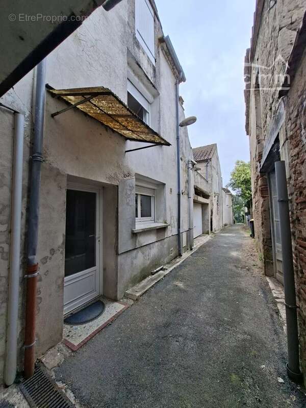Maison à COLAYRAC-SAINT-CIRQ