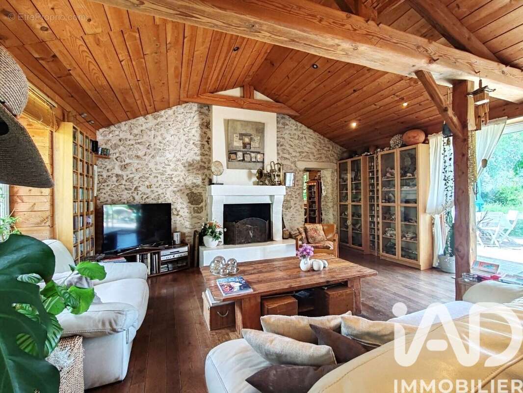 Photo 4 - Maison à LE PERRIER