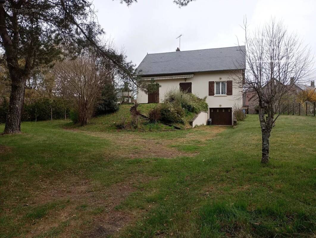 Maison à ROYERE-DE-VASSIVIERE