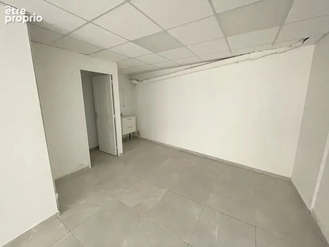 Commerce 32 m² à vendre à Aubagne (13400) - photo 4