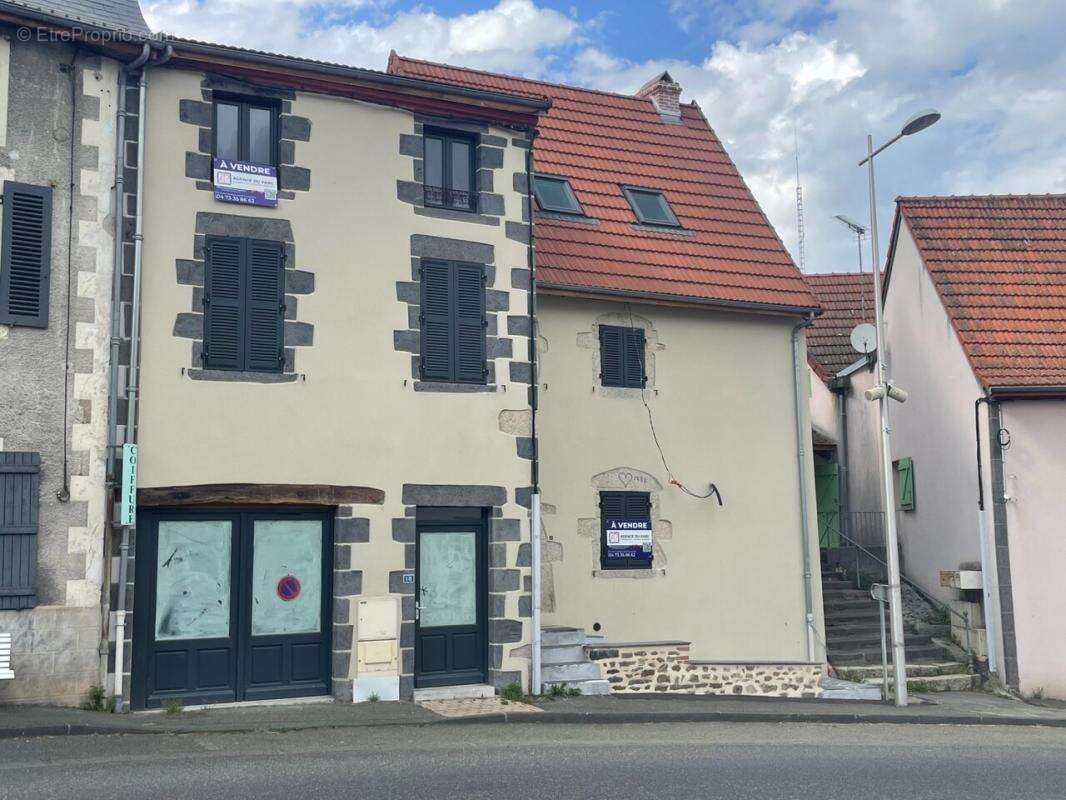 titre - Appartement à PONTAUMUR