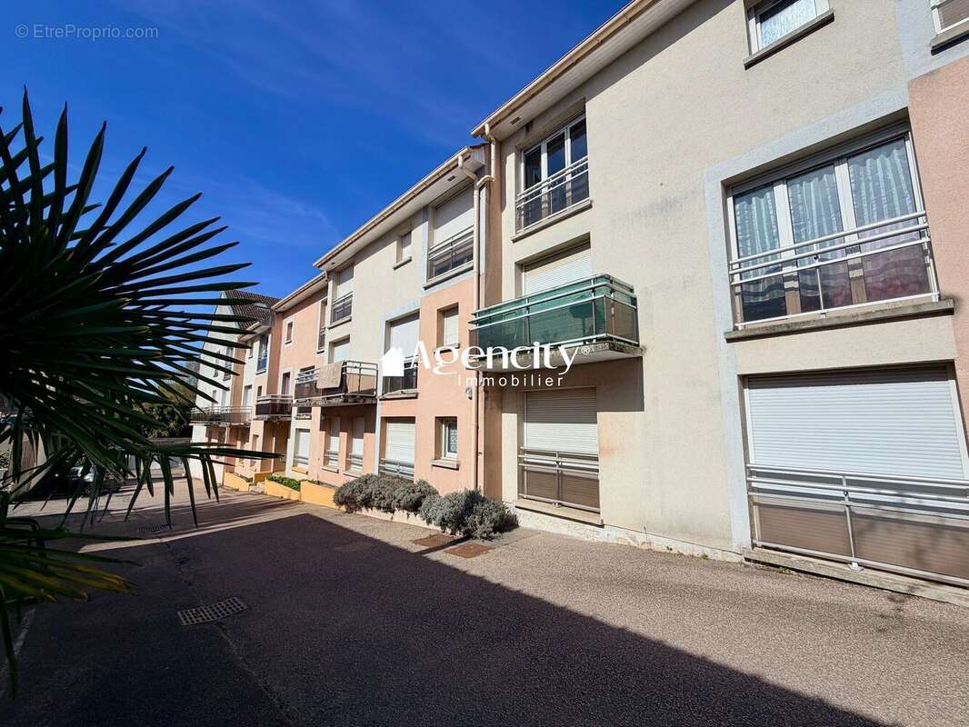 Appartement à EMERAINVILLE