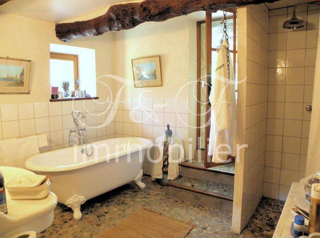 Maison à MONTBRUN-LES-BAINS