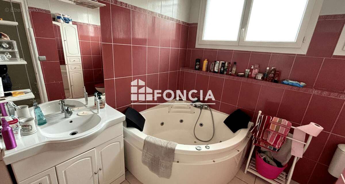 Maison à COLAYRAC-SAINT-CIRQ