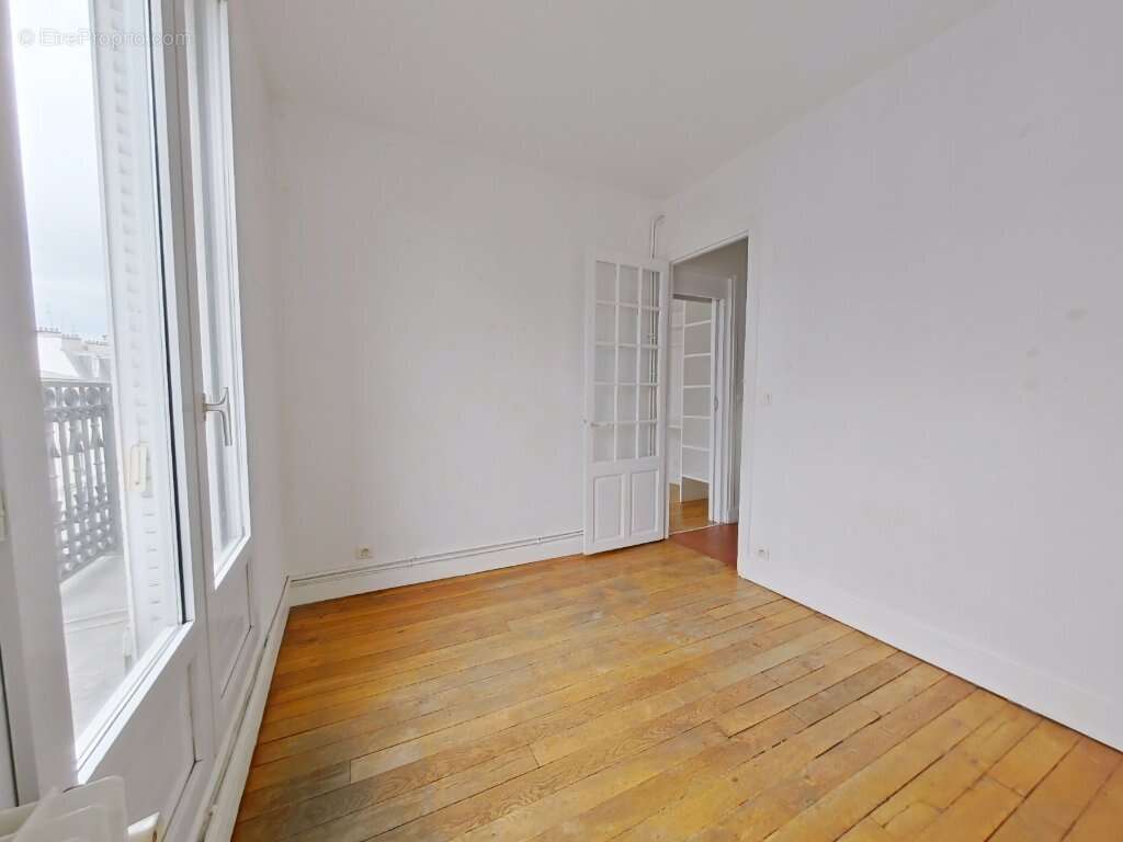 Appartement à PARIS-10E
