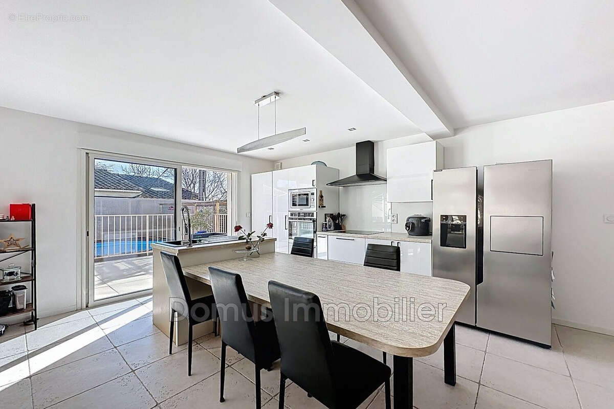 Maison à MORIERES-LES-AVIGNON