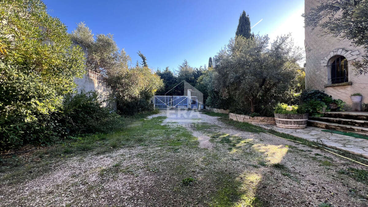 Appartement à CHATEAUNEUF-LES-MARTIGUES