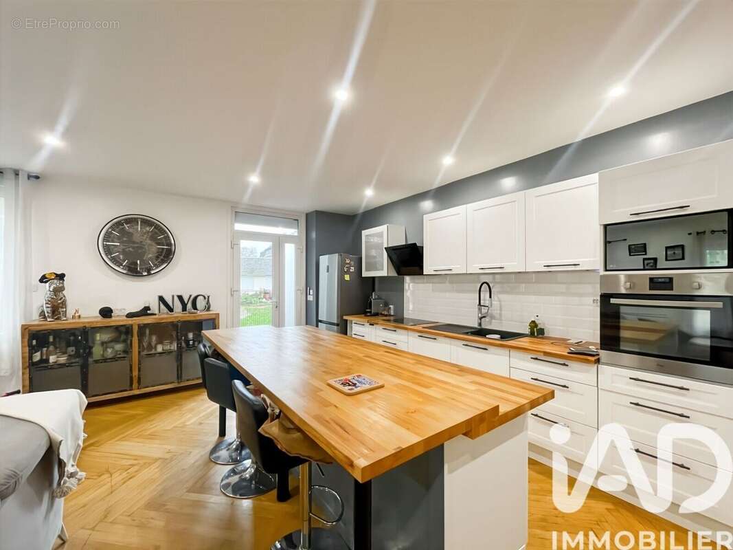 Photo 6 - Appartement à VERT-SAINT-DENIS