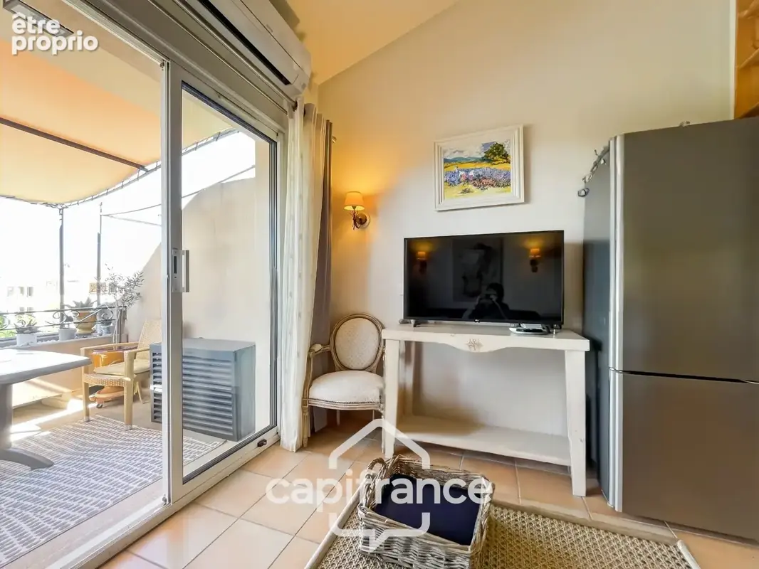 Pont royal — un appartement signature avec vue,climatise , terrasse et 6 couchages , 2ème et dernier étage sur le lac - photo 9