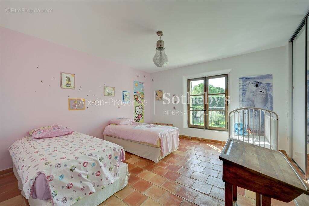 Maison à MEYRARGUES